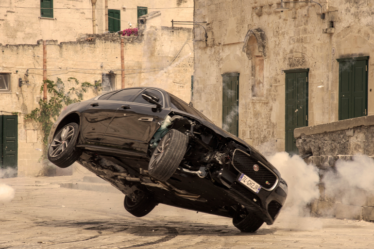 Jaguar XF raubt Kurven im neuen 