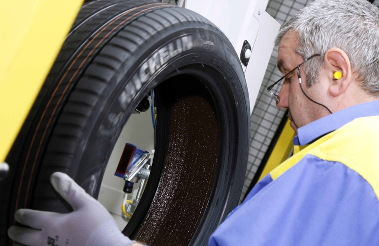 mid Groß-Gerau - Michelin-Reifen müssen den hohen Qualitätsansprüchen der Marke genügen und werden mehrfach auf Herz und Nieren geprüft. Michelin