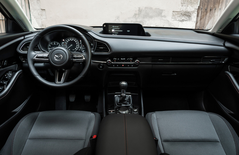 mid Groß-Gerau - Der Innenraum ist sehr aufgeräumt und Intuitiv zu bedienen. Mazda