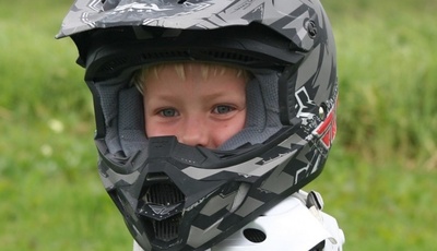 Mini Rider: Kinder sicher auf dem Motorrad mitnehmen