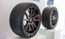 Pirelli präsentiert neue Hochleistungsreifen in Goodwood