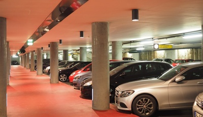 Einfach und sicher parken im Parkhaus