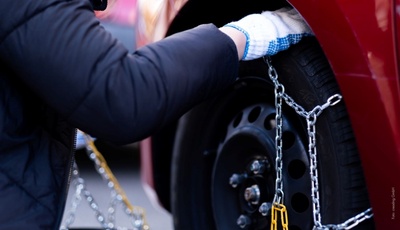 Mit Schneeketten sicher durch den Winter