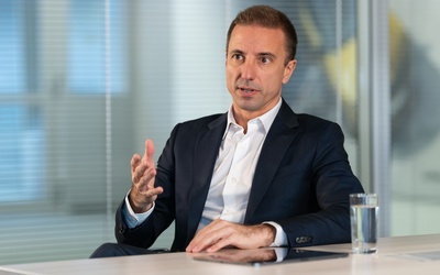 Opel Chef Florian Huettl bekräftigt Elektrifizierungsstrategie