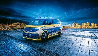 Polizei-Look Van ID.Buzz von Irmscher bei der Essen Motor Show