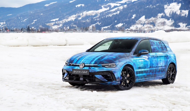 Ice Race in Zell am See: VW Golf 8 Update in Aktion
