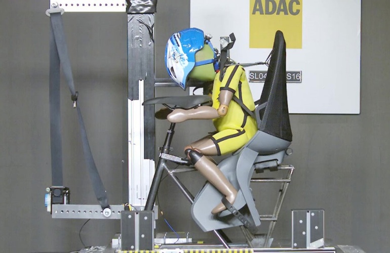 mid Groß-Gerau - Beim Schlusslicht Qibbel bricht im Test das Frontschloss. ADAC / ADAC/Test und Technik