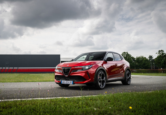 Alfa Romeo elektrifiziert den Junior Veloce