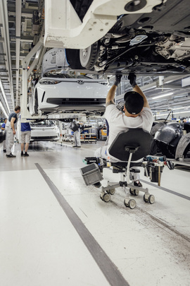E-Auto-Rekord im Oktober  - Herbst-Boom bei Stromern 