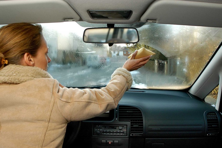 Ratgeber: Feuchtigkeit im Auto - Der Nässe keine Chance
