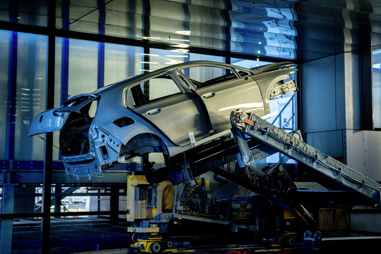 Ausblick 2025 - E-Autos retten den Markt Ausblick 2025 - E-Autos retten den Markt