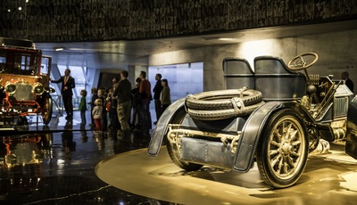 Automuseen in Deutschland  - Skulpturen aus Stahl