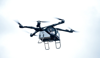 Hintergrund Flugautos  - Ganz schön abgehoben 