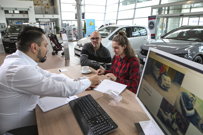 E-Auto-Preise - Der Abstand zum Verbrenner schrumpft E-Auto-Preise - Der Abstand zum Verbrenner schrumpft