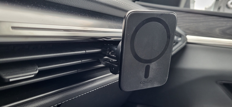 Handyhalterungen für das Auto - Gut im Blick und bald geladen