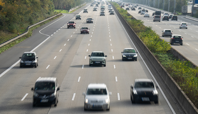 Fahrzeugbestand in Deutschland - Immer mehr, immer älter